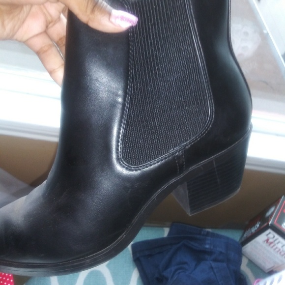 Black leather ankle boots size 7 in womans - Picture 4 of 5